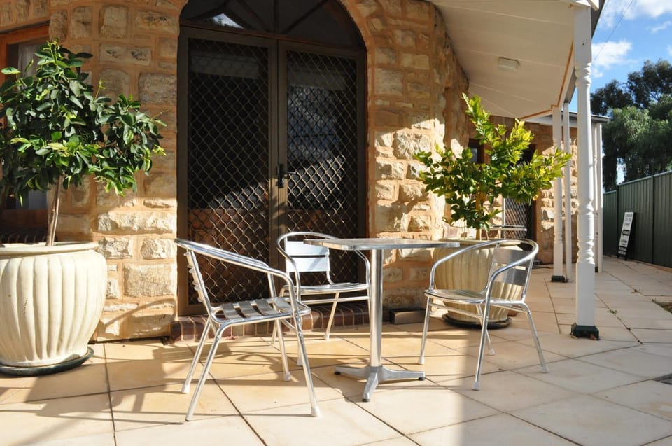 Restaurant/places to eat, Bed, BBQ facilities, Garden view, Shopping Area