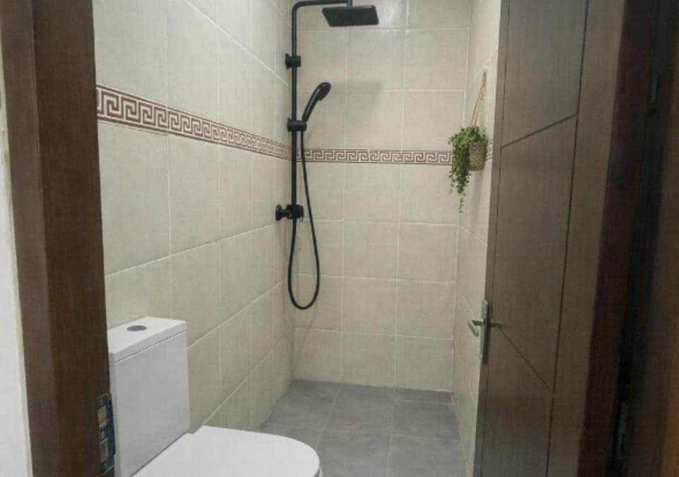 Shower, Toilet, Bathroom, Photo of the whole room, Public Bath