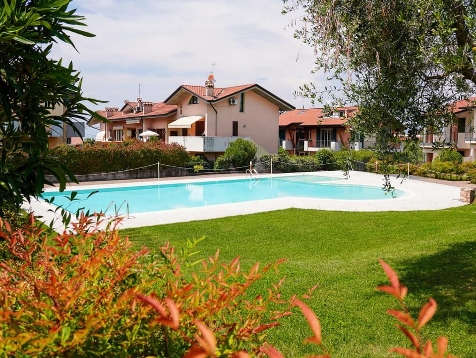 Spring, Day, Garden, Garden view, Pool view, Swimming pool