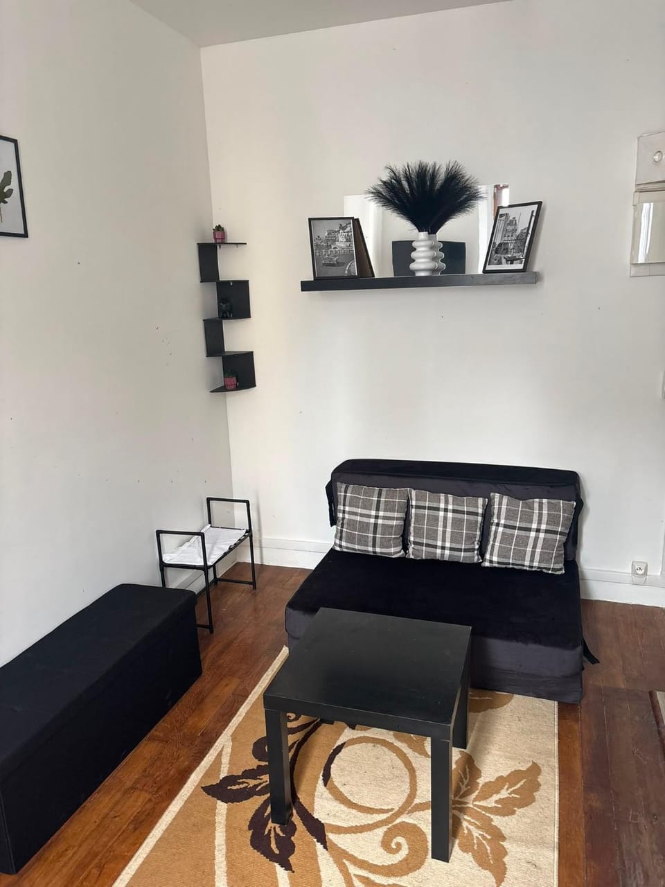 Studio 1 Apartment in Île-de-France