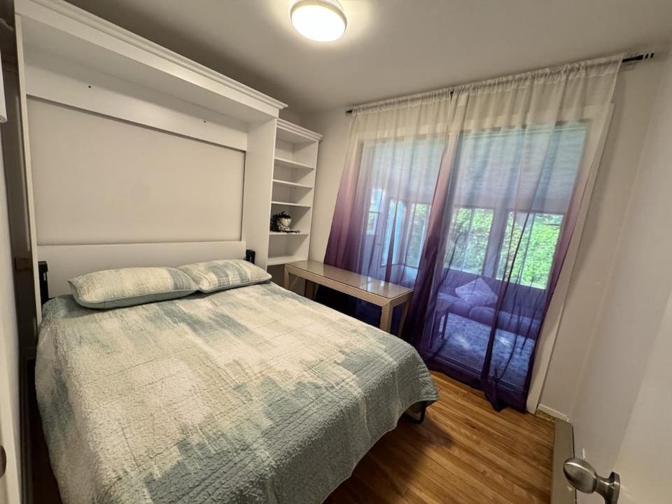 Cozy Home Near Place Bell House in Laval