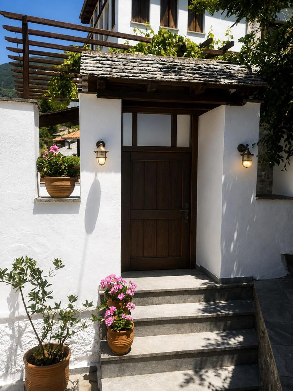Facade/entrance