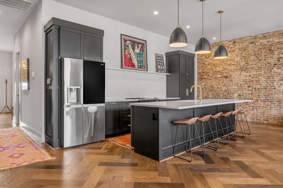 Main Street Modern Loft Apartment in Georgetown
