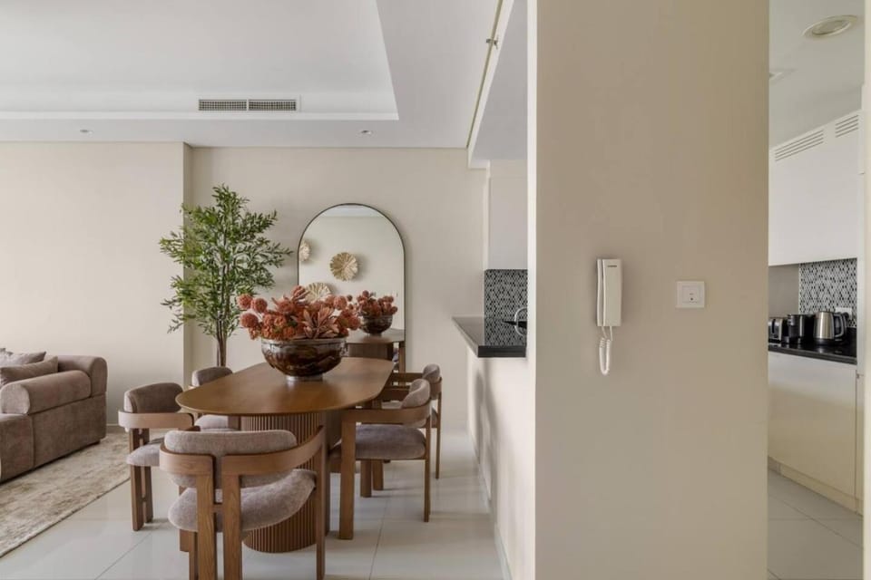 1-Bedroom Apartment with Burj Khalifa View and Infinity Pool - Downtown Dubai Apartment in Dubai
