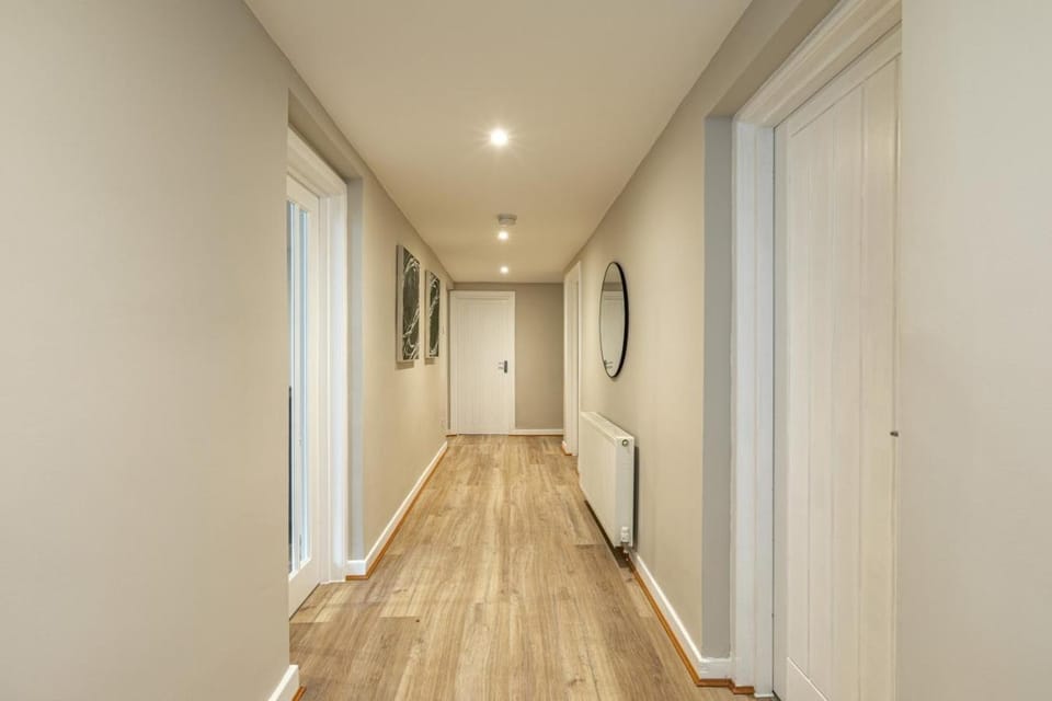 Elegant 3BDR Basement flat in Hawick - Sleeps 5 - Free parking House in Hawick