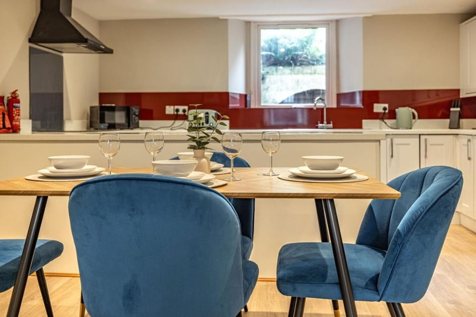 Elegant 3BDR Basement flat in Hawick - Sleeps 5 - Free parking House in Hawick
