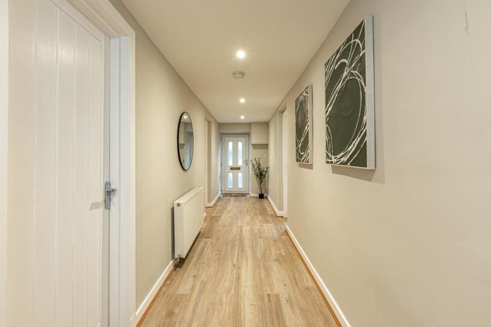 Elegant 3BDR Basement flat in Hawick - Sleeps 5 - Free parking House in Hawick