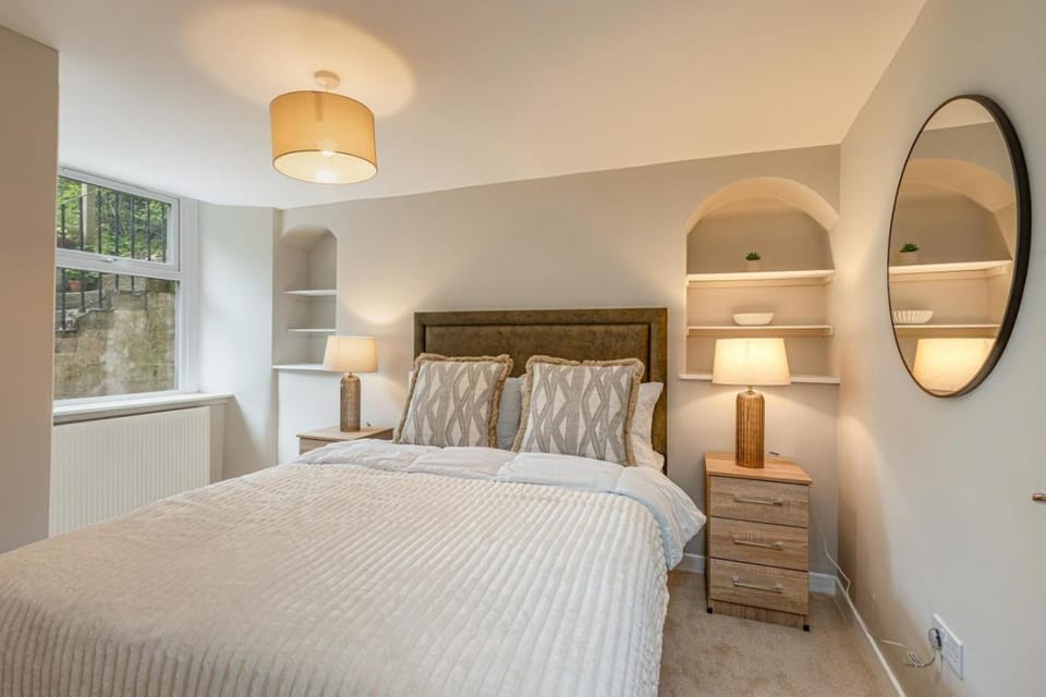 Elegant 3BDR Basement flat in Hawick - Sleeps 5 - Free parking House in Hawick