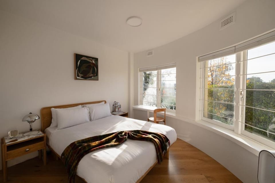 The Lighted Window by the Yarra River Apartment in Melbourne