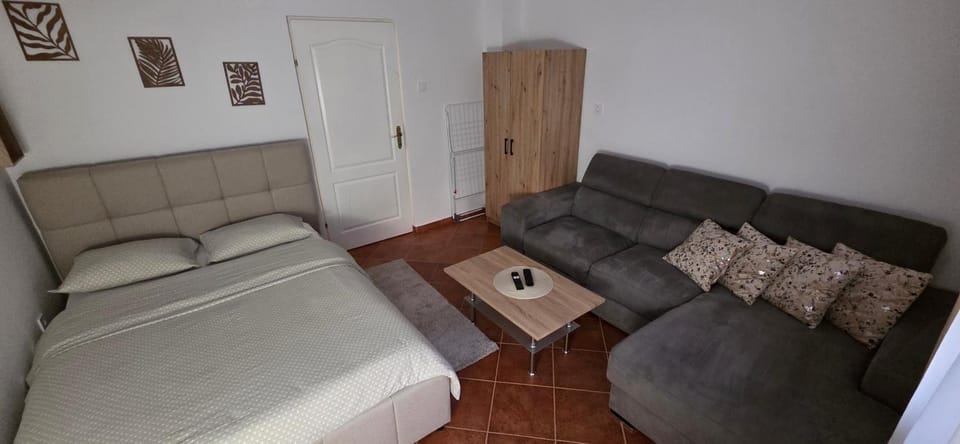 Bed, Living room, Bedroom, wardrobe