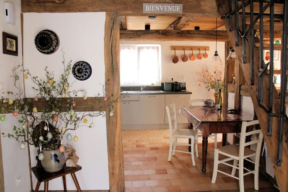 Property building, Kitchen or kitchenette, Living room