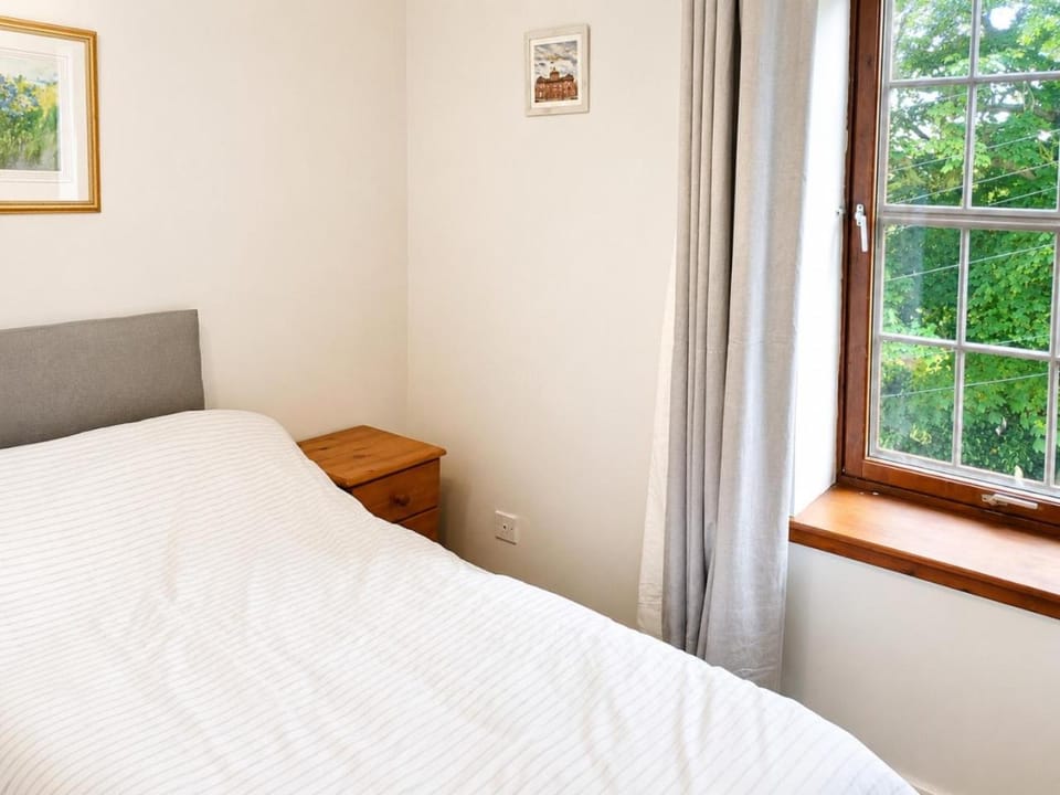 Comfortable 2 BDR in Montrose - Sleeps 4 - Parking Apartment in Scotland
