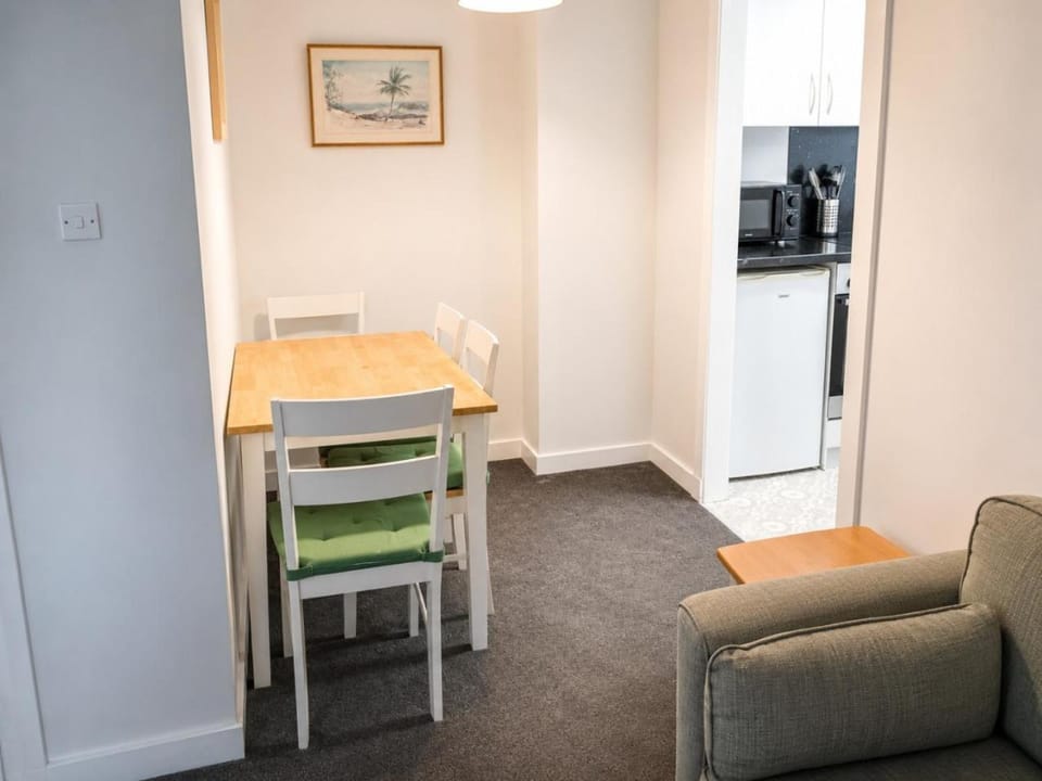 Comfortable 2 BDR in Montrose - Sleeps 4 - Parking Apartment in Scotland
