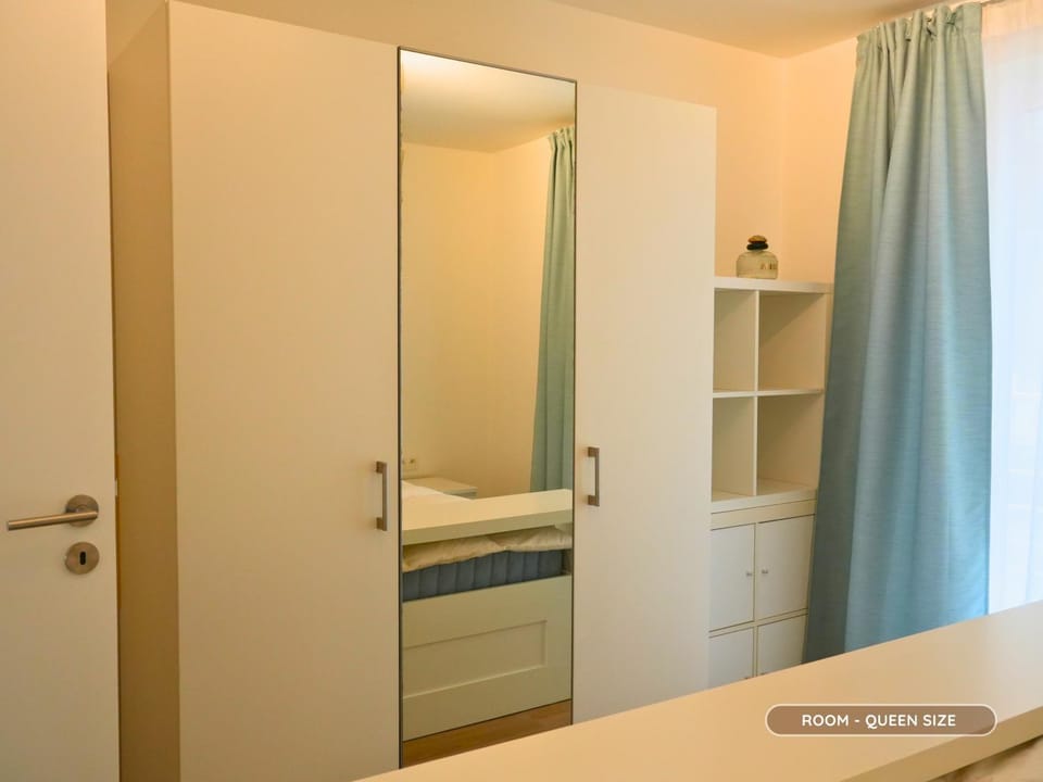 Bedroom, wardrobe