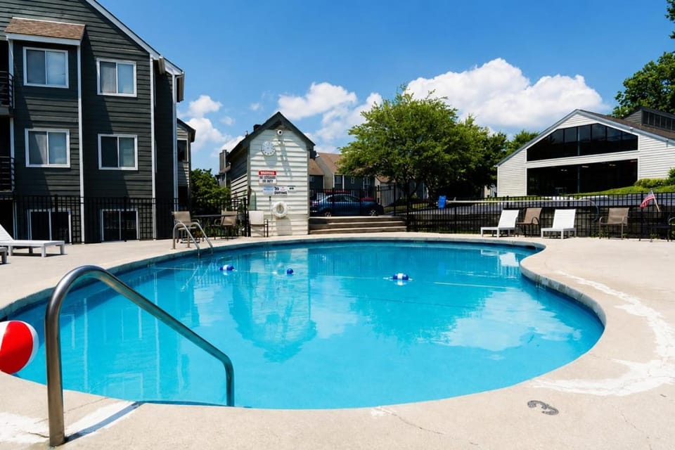 Heavenly Hideaway - Indoor Outdoor Pools- Hot Tubs- Private Balcony House in Gatlinburg