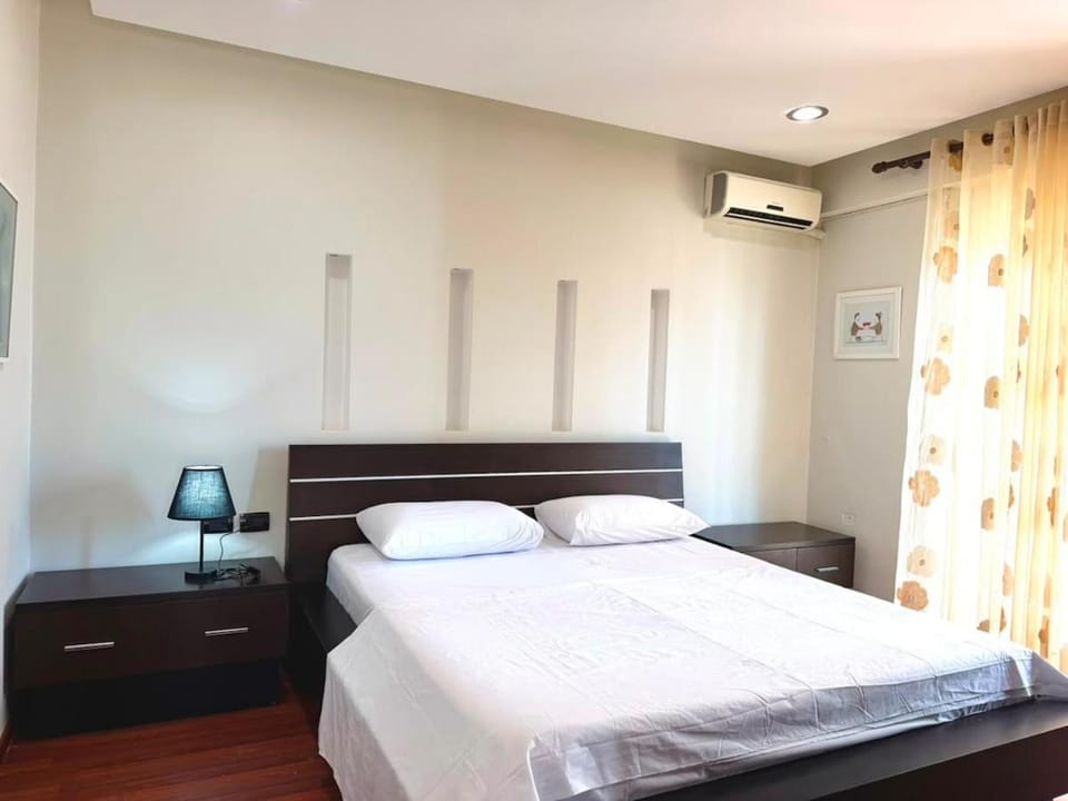 City Center Escape Penthouse Apartment in Vlorë