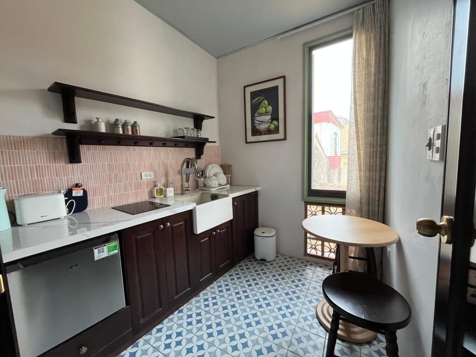 The Good Vibes - 5BR House - Heart of Hanoi - Steps to Hoan Kiem Lake Apartment in Hanoi