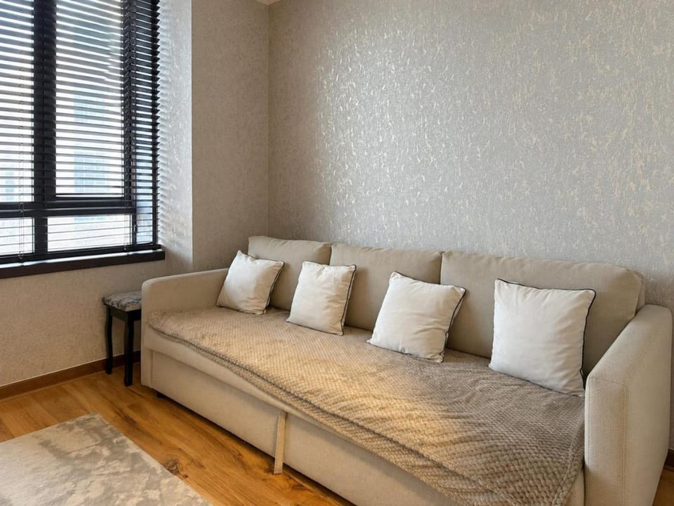 Charming 1 BDR in Renfrew - Sleeps 2 - Parking Apartment in Paisley