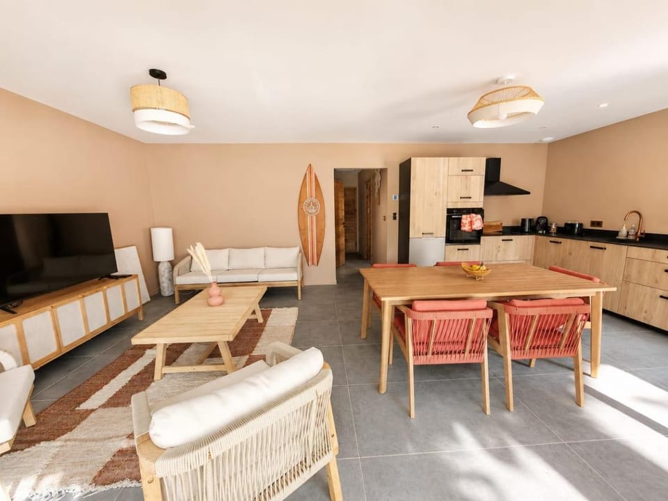 Villa Mezzanotte Le Brusc 80m de la mer - Climatisation-Piscine-Parking Villa in Six-Fours-les-Plages