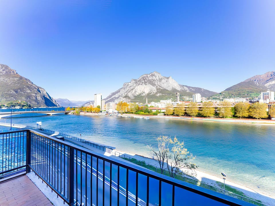 Balcony/Terrace, Lake view, River view