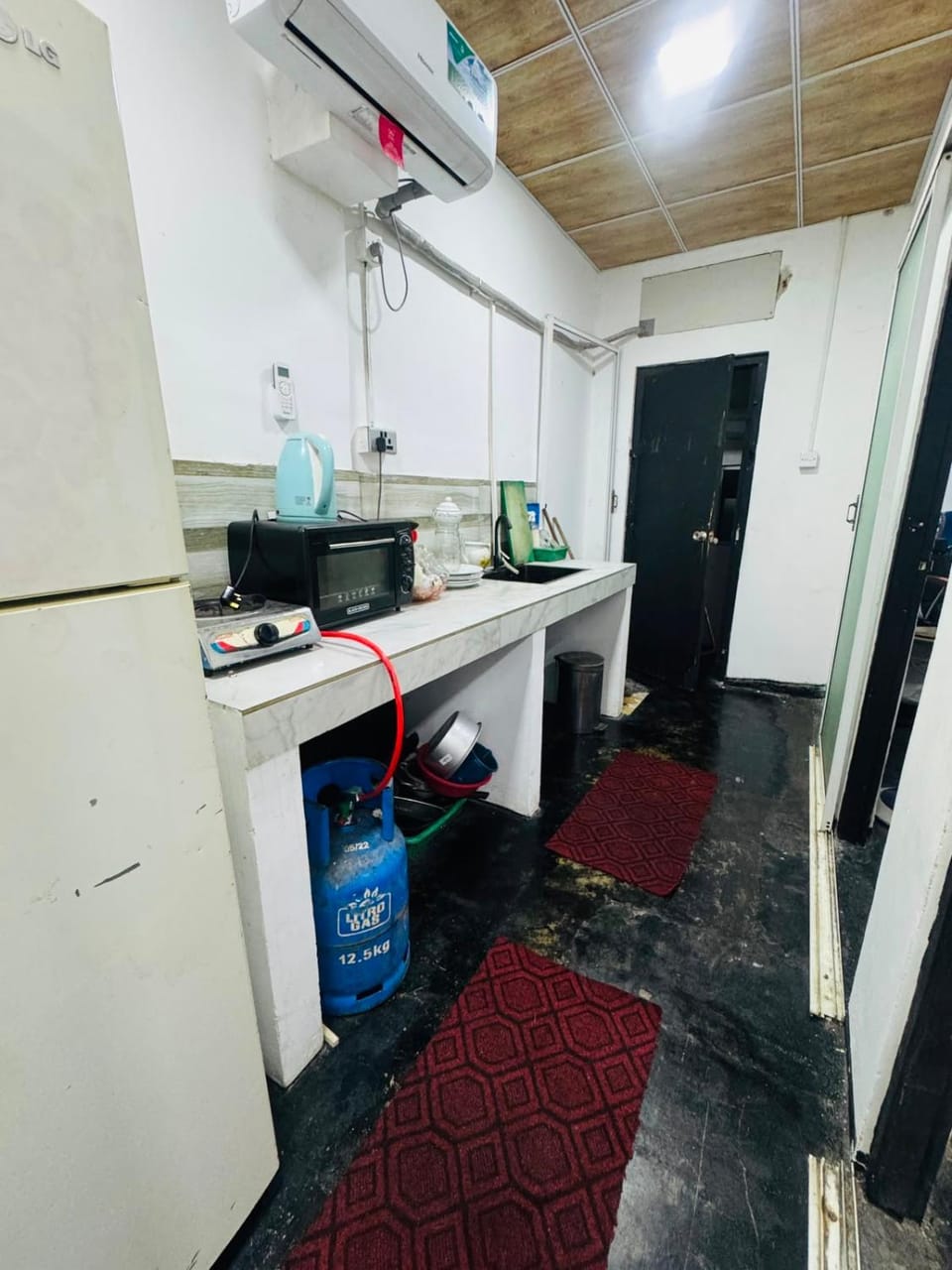 Budget Family Apartment Apartment in Western Province