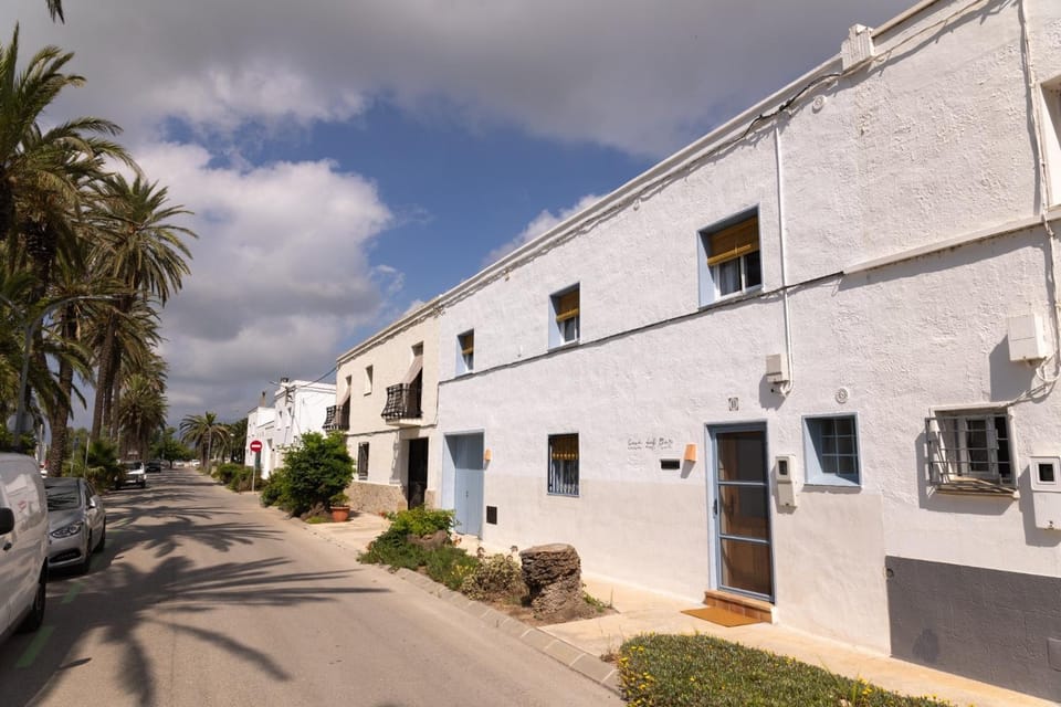 Property building, Facade/entrance, Off site