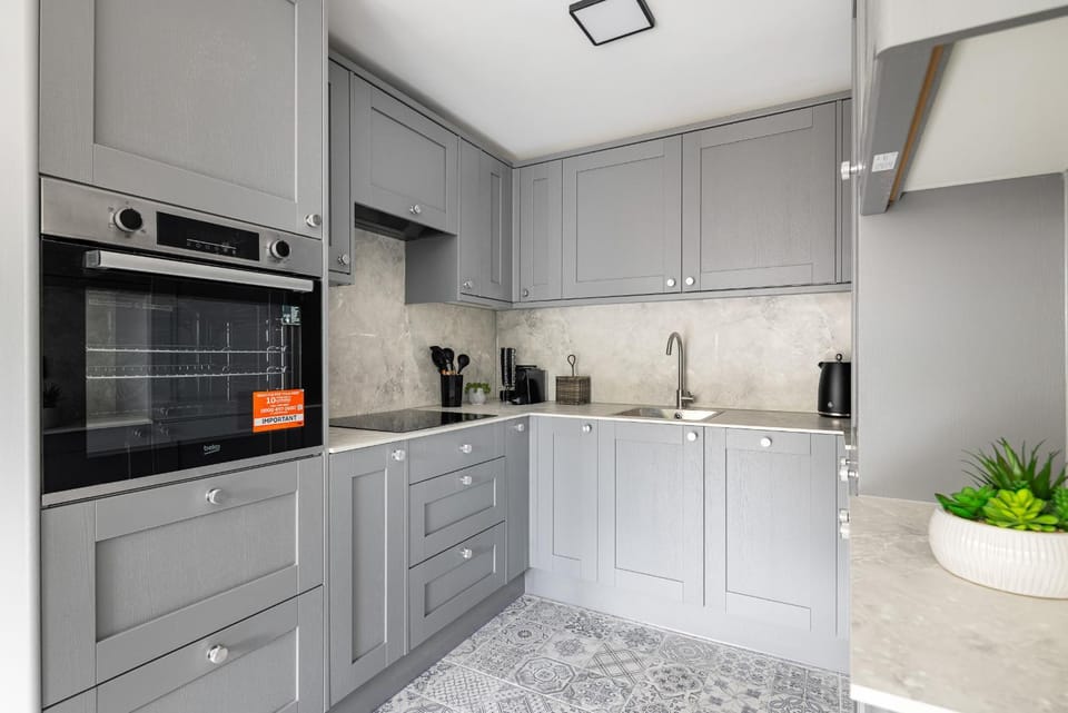 Kitchen or kitchenette, dishwasher