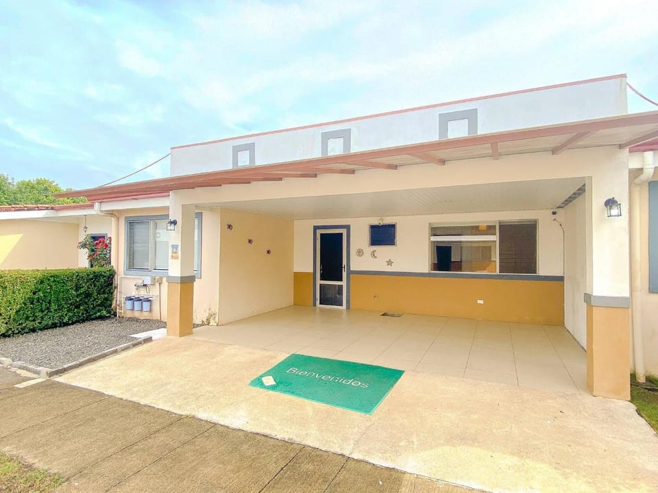 Casa familiar de playa, Condominio Malaga Bejuco House in Esterillos Este