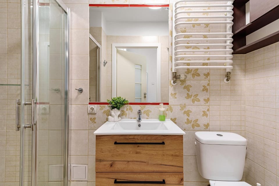 Shower, Toilet, Bathroom