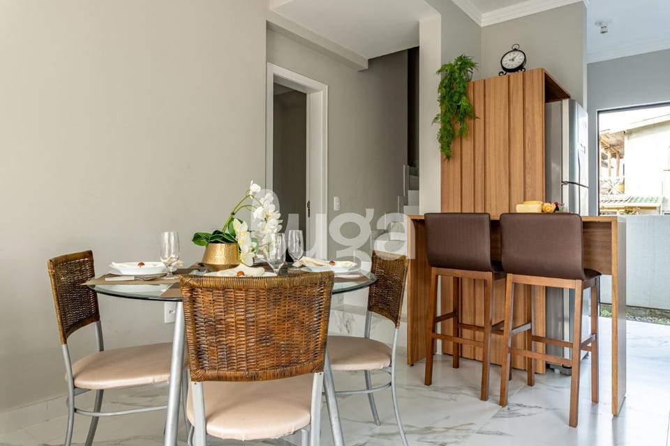 LUGA: Cozy House Praia da Pinheira House in Florianopolis