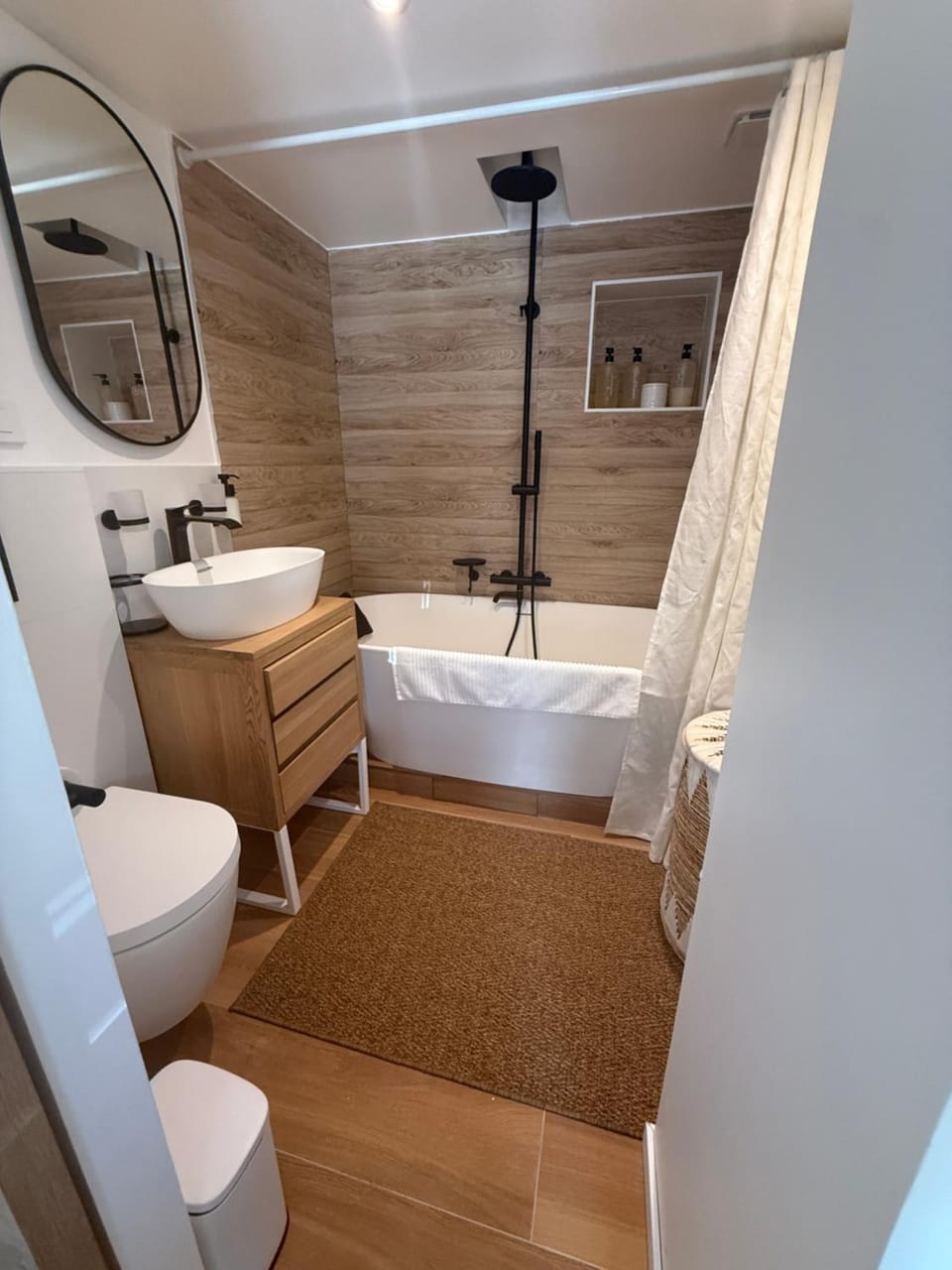 Bathroom, Bath