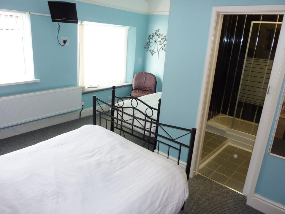 Bed, Bathroom
