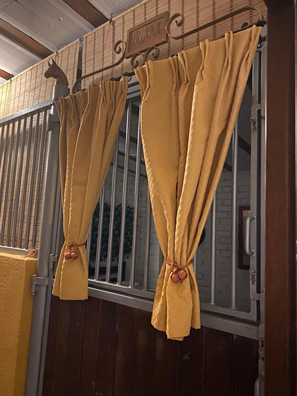 Happy Horse Lodge Cabin Cabin in Alt Penedès
