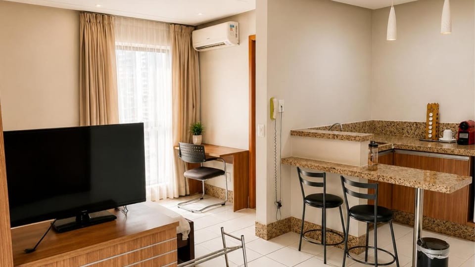 TV and multimedia, Kitchen or kitchenette, Living room, Dining area, air conditioner