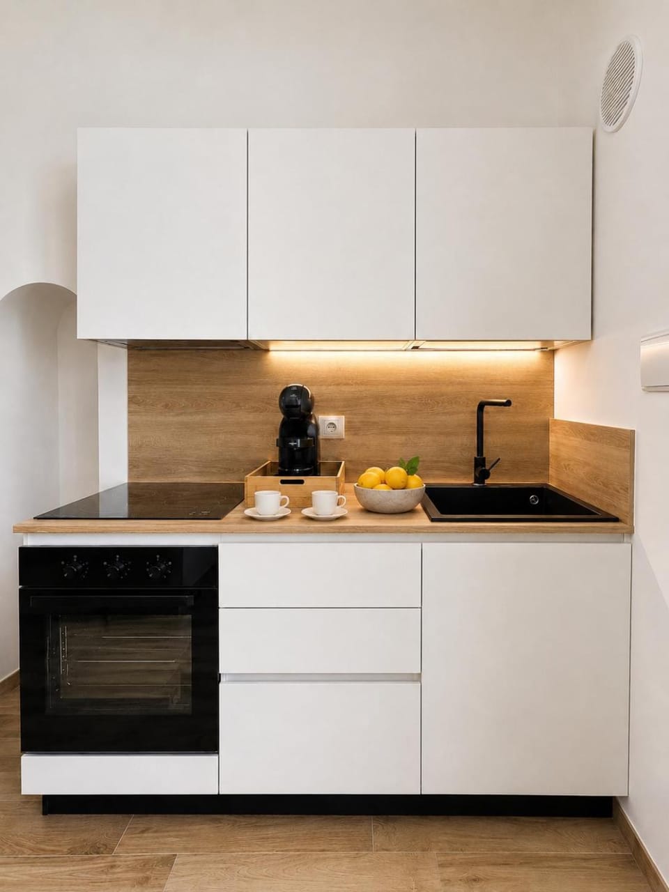 Coffee/tea facilities, Kitchen or kitchenette
