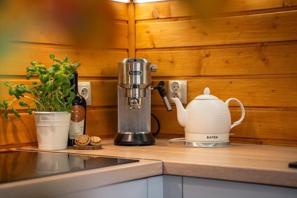 Coffee/tea facilities, Kitchen or kitchenette