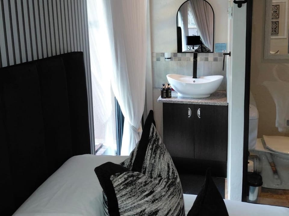 Kathuhari Guesthouse Hotel in North West, South Africa