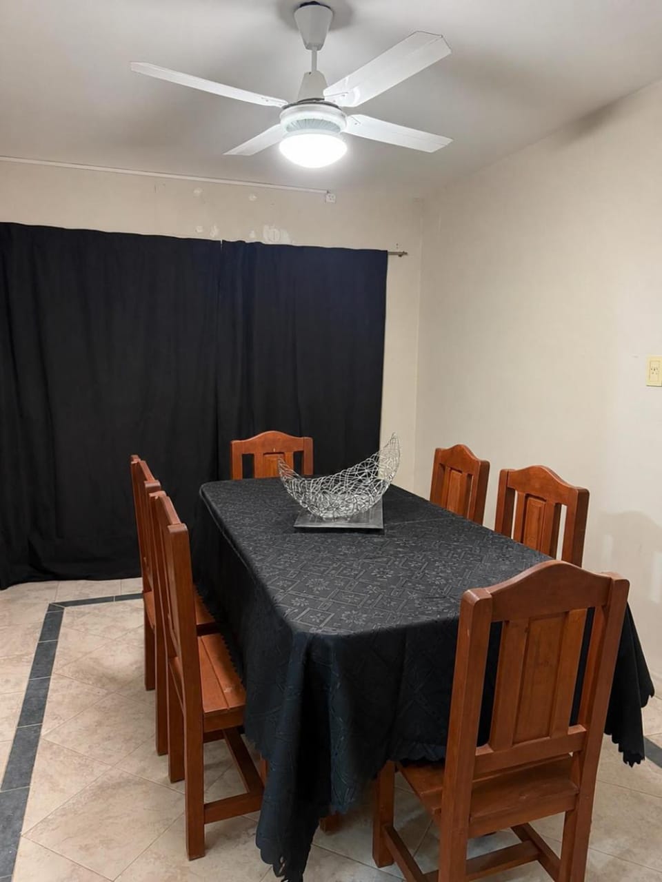 Seating area, Dining area