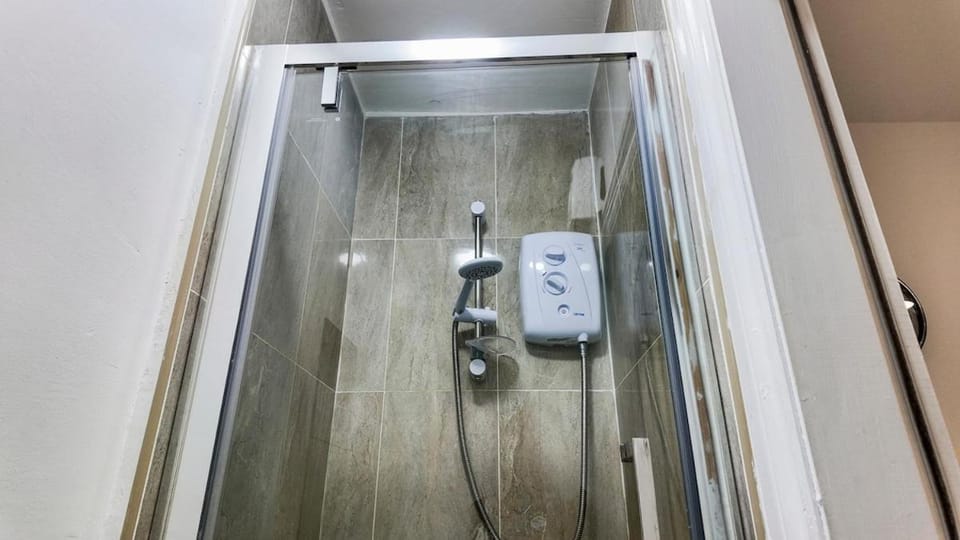 Cosy, Charming 2-Bedroom Oasis in Illekeston Apartment in Amber Valley