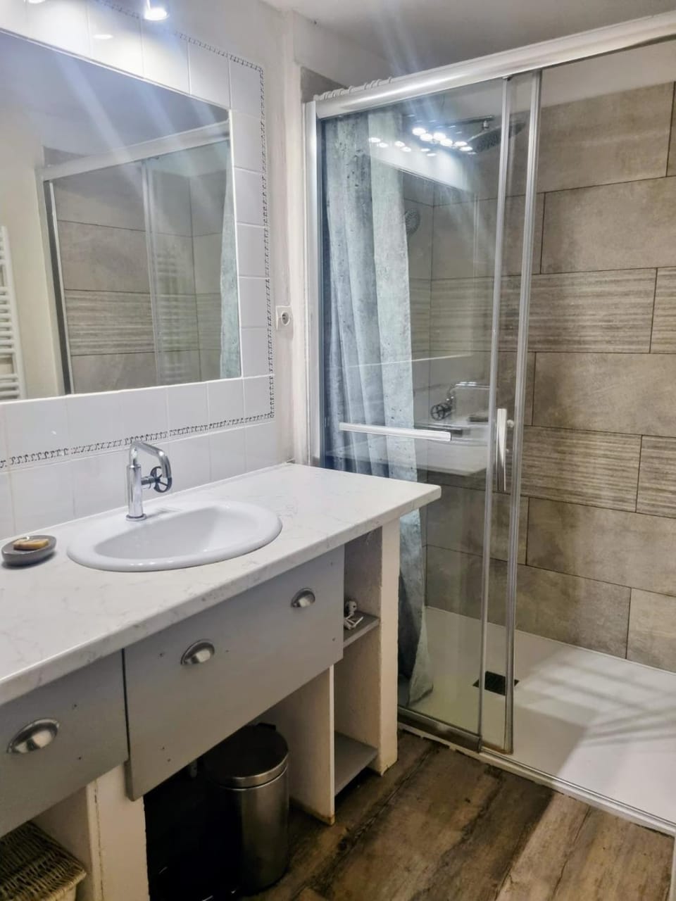 Le mas du pouzat chambre Huppe Bed and Breakfast in Provence