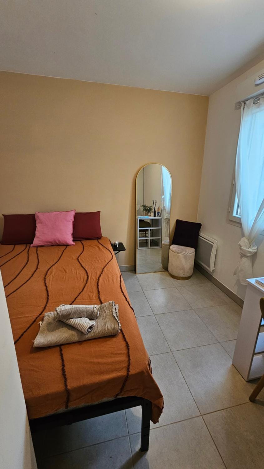 Chambre privée chez l'habitant Vacation rental in Marseille