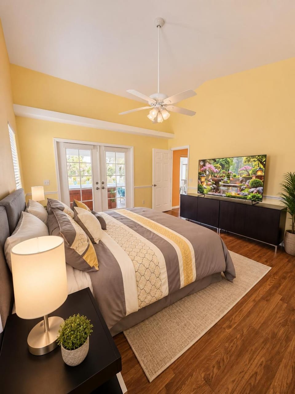 Cape Coral Retreat w Pool & Court House in Cape Coral