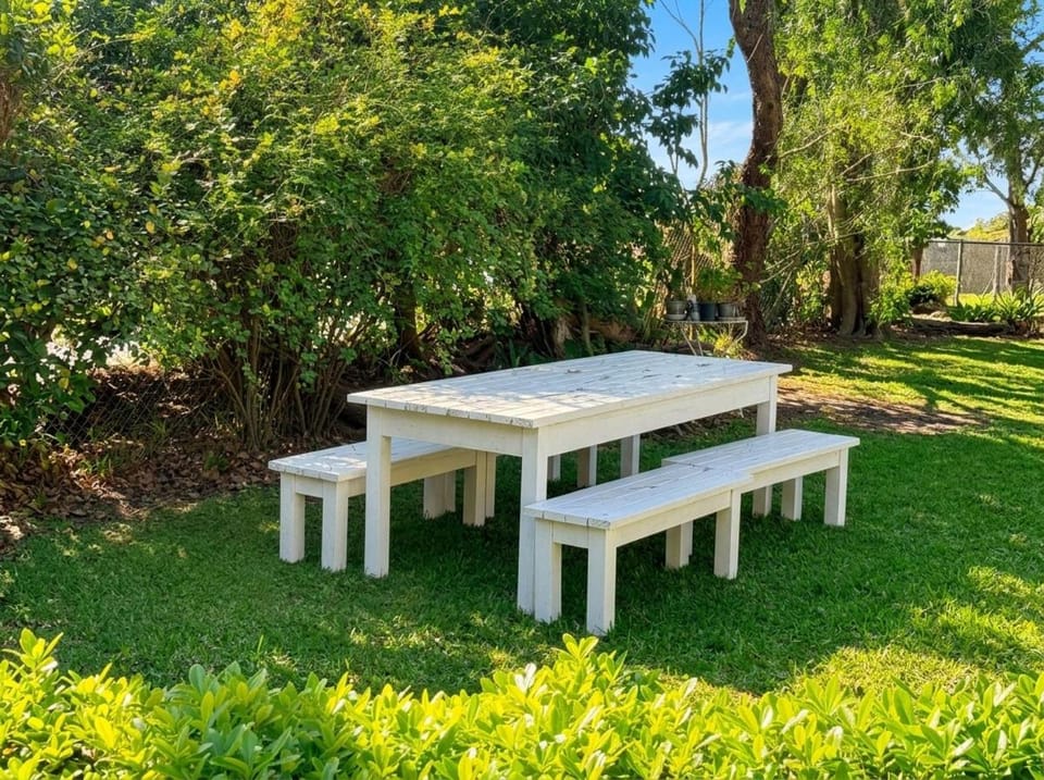Spring, Day, Garden, Dining area, Garden view