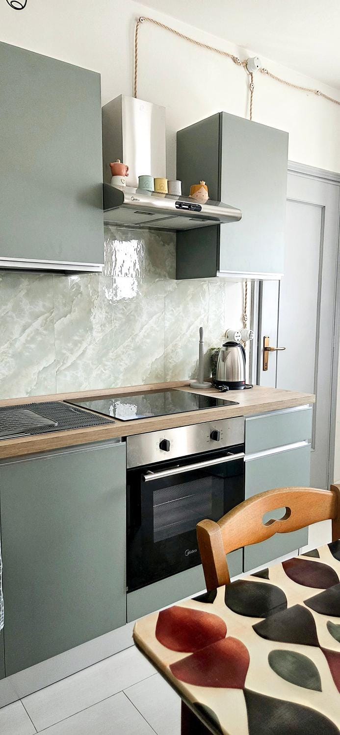 Kitchen or kitchenette