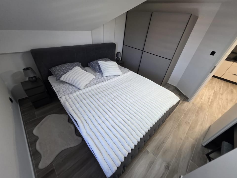 UP & DOWN Holiday House Country House in Lika-Senj County