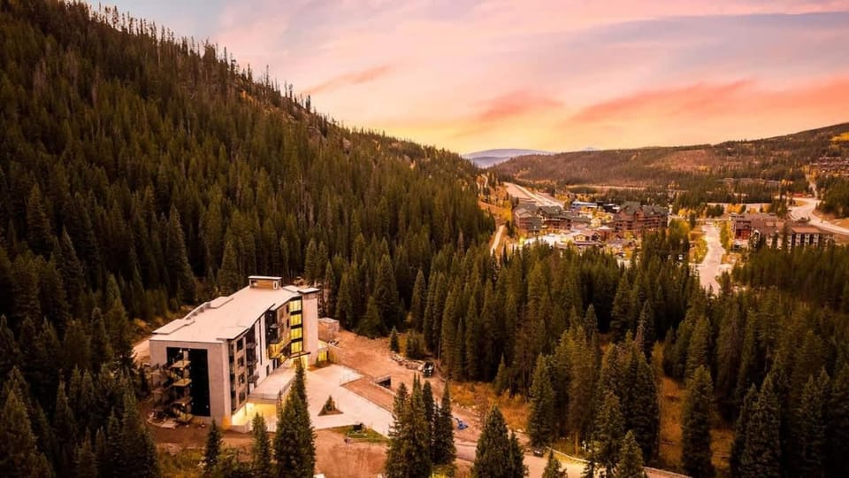 Luxury Ski-In Ski-Out Ski to Winter Park Resort House in Winter Park