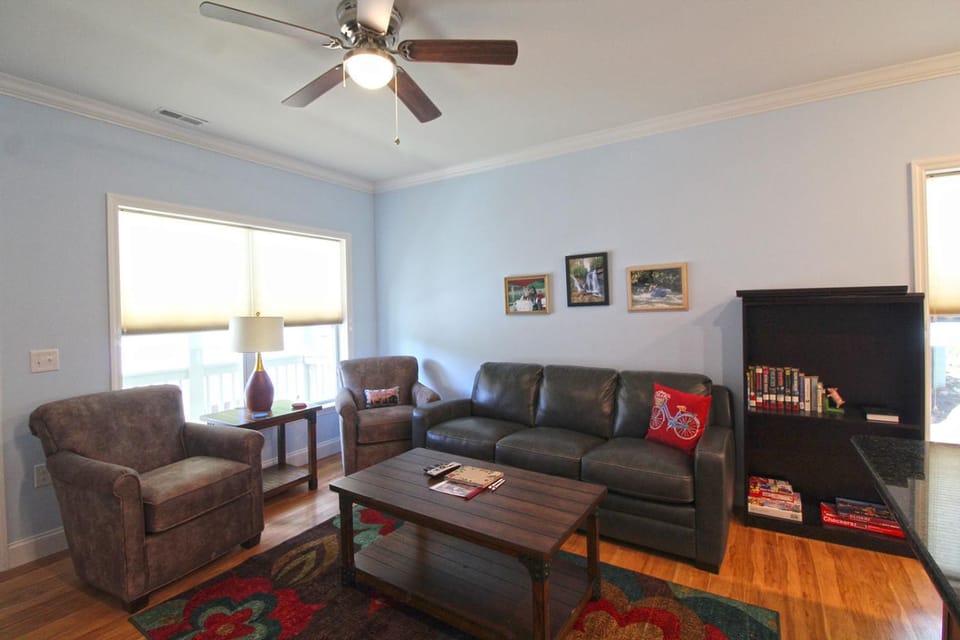 Sweet Retreat Creekside Cottage in Bryson City! Villa in Bryson City