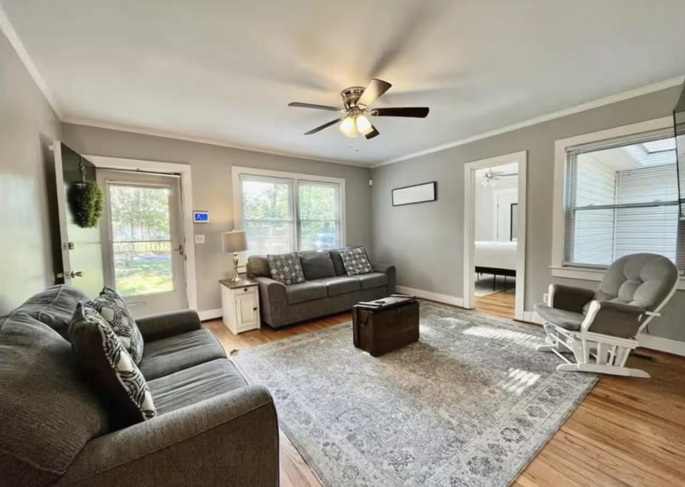 TV and multimedia, Living room, Seating area