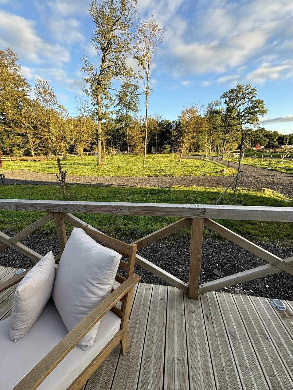 Equi Lodge beige au coeur des chevaux et de la foret proche Disney Apartment in Île-de-France