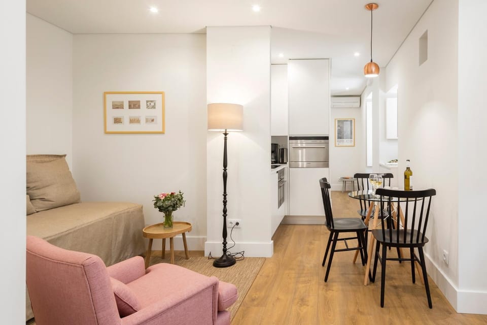 Kitchen or kitchenette, Living room, Seating area, Dining area, oven, stove, toaster